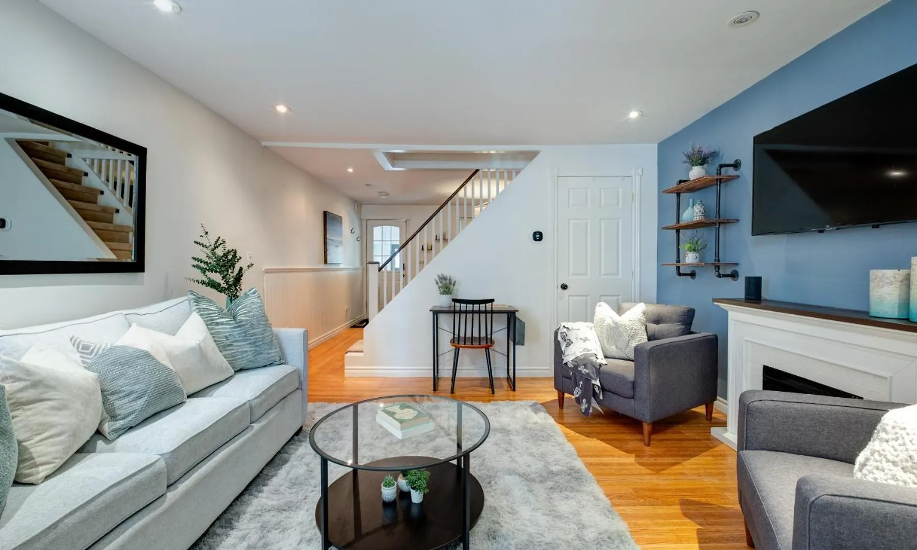 Charming Beach Retreat Villa Toronto