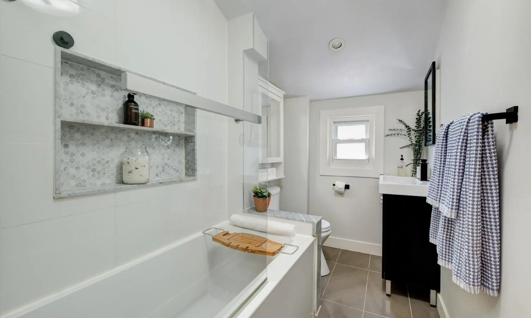 Holiday home Charming Beach Retreat Villa Toronto Canada